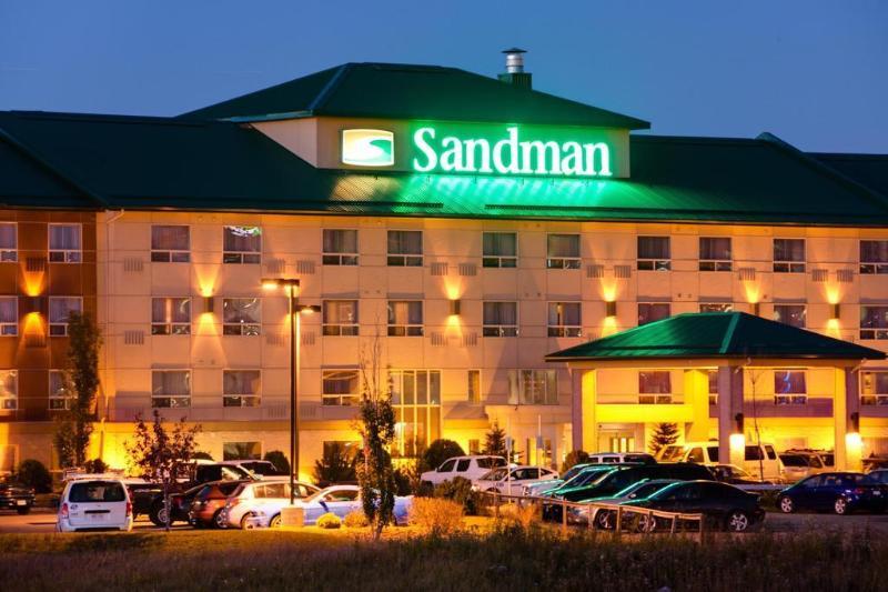 Sandman Hotel Calgary Airport Exterior photo