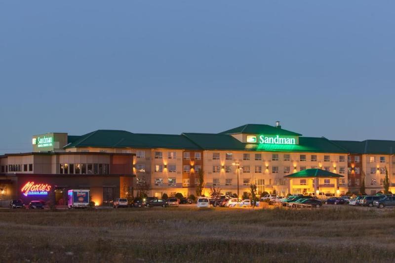 Sandman Hotel Calgary Airport Exterior photo